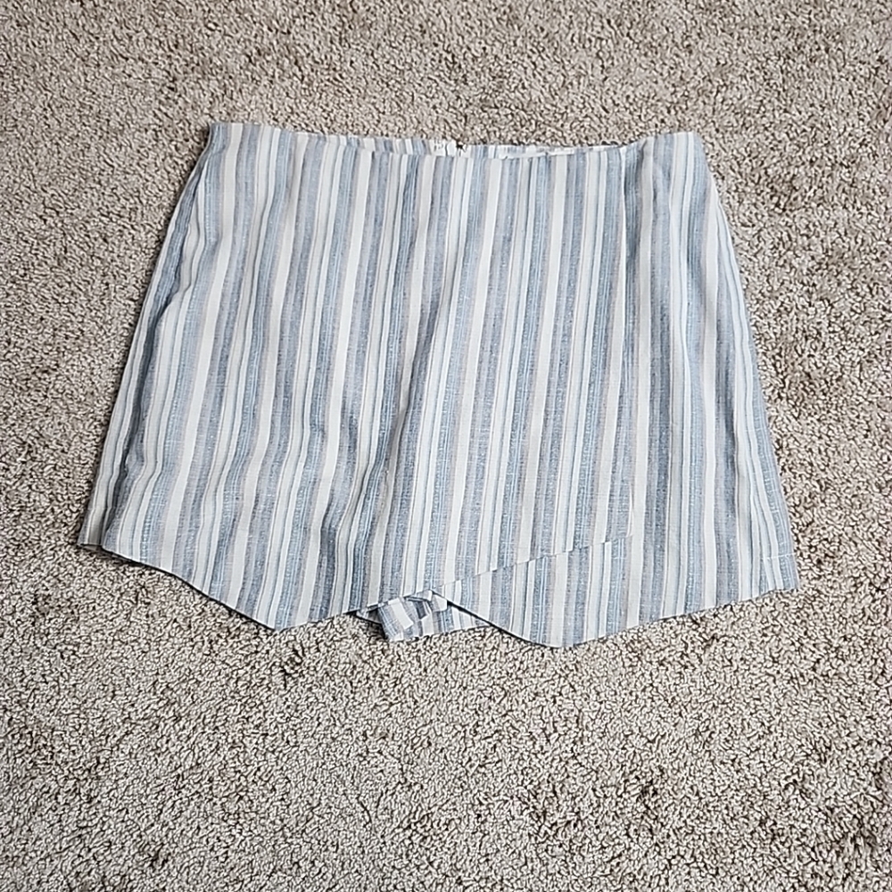 Loveriche Light Blue Striped Symmetrical Skort Sz L